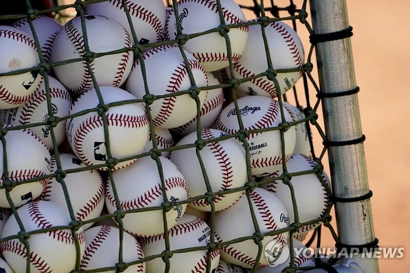 미국프로야구 마이너리그 '수비 시프트 금지·베이스 크기 확대'