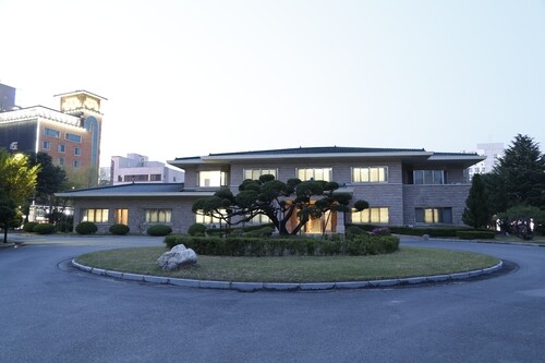 "옛 대통령 별장서 하룻밤" 대전 유성 계룡스파텔 비룡재 개방(종합)