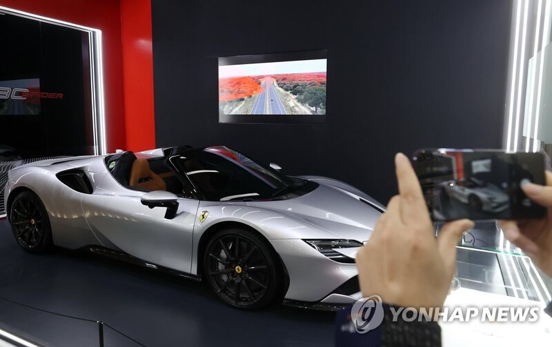 (2nd LD) S. Korean battery makers tout latest technologies, future visions at Seoul exhibition