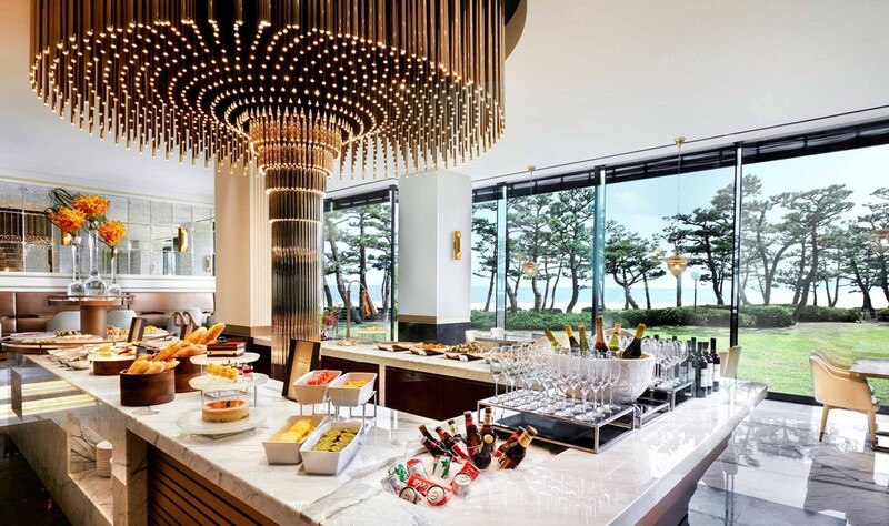 호캉스 즐기세요…부산 특급호텔 봄맞이 행사 다채