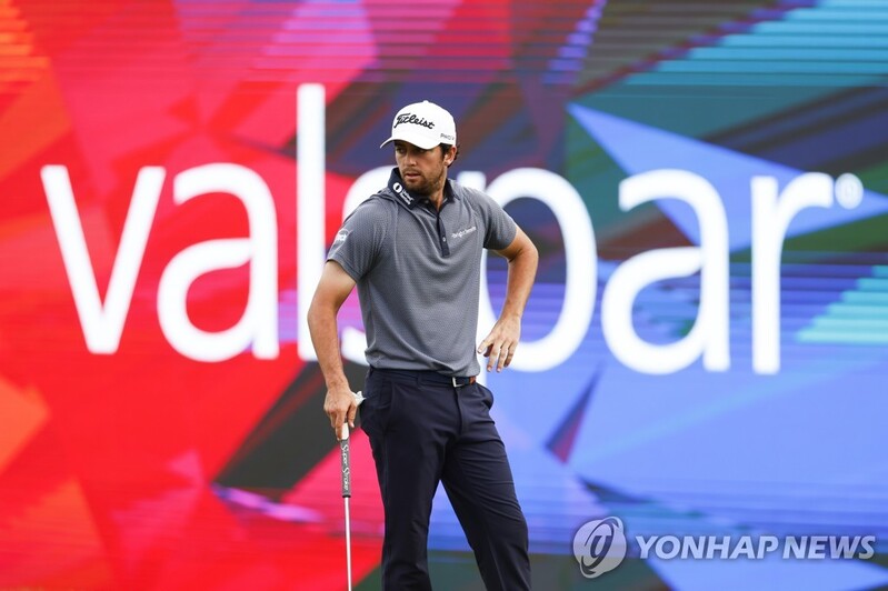 PGA 투어 신인 라일리, 발스파 챔피언십 3R 2타 차 선두