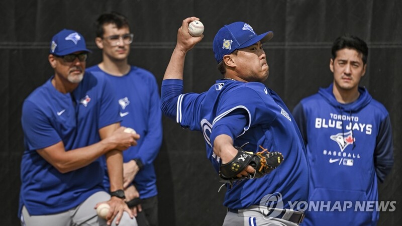 류현진, 미국 도착 후 첫 라이브 피칭…실전 등판 준비