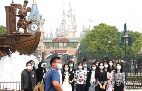 감염자 급증에도 상하이는 '도시봉쇄' 대신 '정밀방역' 고수