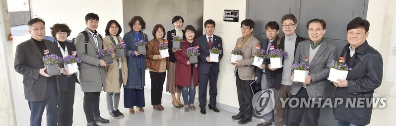 원주시, 책을 통한 토론의 장 '책으로 ON 테이블' 개최