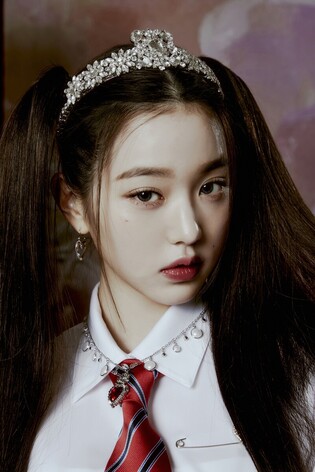 IVE drops concept photos of Wonyoung·Liz for 2nd single 'LOVE DIVE'