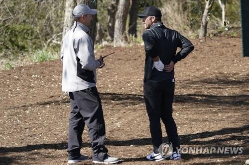 '허리 통증' 케이시, WGC 델 매치에서 '매치 컨시드' 패배