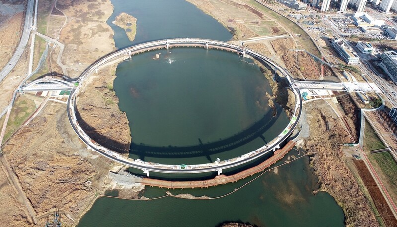 '길이 1천446m' 국내 최장 걷기 전용 다리 금강보행교 개통