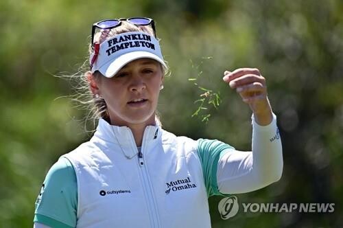 LPGA투어 선수들, 교통사고 사망 대학 골프팀 추모 리본 착용