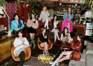 fromis_9’s Song Ha-young·Lee Na-gyung test positive for COVID-19