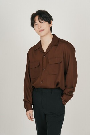 'Tracer' Yim Si-wan "I will give what I earned from acting back to society"