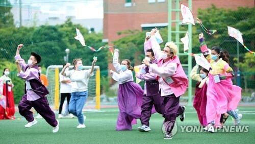코로나로 유학연수 방한 외국인도 급감…2년새 37만→8만명