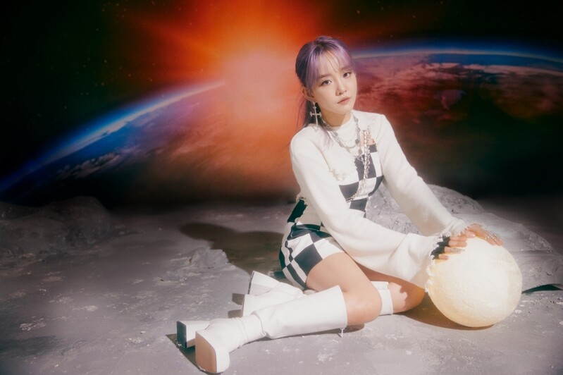 윤하, 정규 6집 리패키지 발표…자작곡 3곡 추가