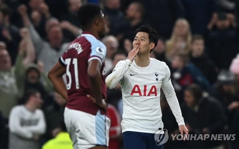 손흥민 추정 이적료 1천74억원…EPL 몸값 8위 유지