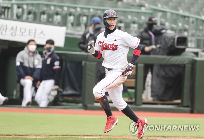 Career backup capitalizes on rare opportunity in KBO Opening Day win