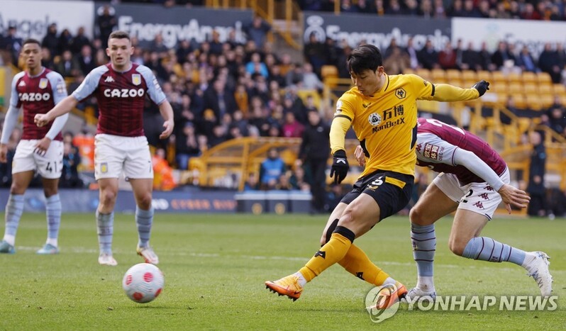'황희찬 후반 교체 투입' 울버햄프턴, 애스턴 빌라에 2-1 승리