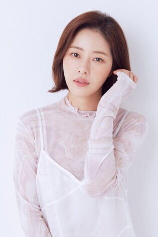 ‘Young Lady and Gentleman’ Park Ha-na says acting Sa-ra was different from previous villains