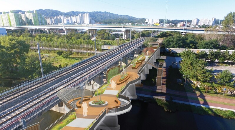 40년간 방치된 동해 전천 폐철교, 사계절 테마 휴식공간 조성