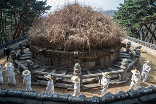 [K-Geography] Tomb of 600 year old king gets trimmed