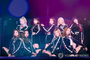 TWICE concert succeeds in US and Japan... Additional concerts decided