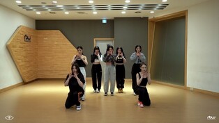 PURPLE KISS choreography practice of new song 'Intro: Illusion'
