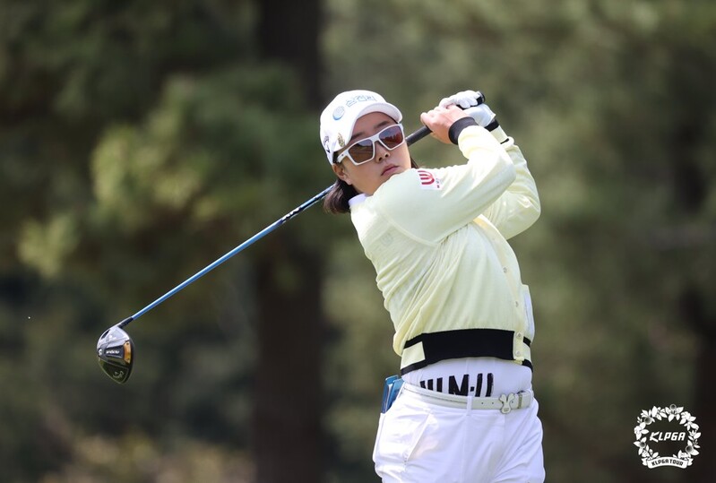 KLPGA 투어 개막전 첫날 '30대 선수' 김해림·안선주가 1·2위