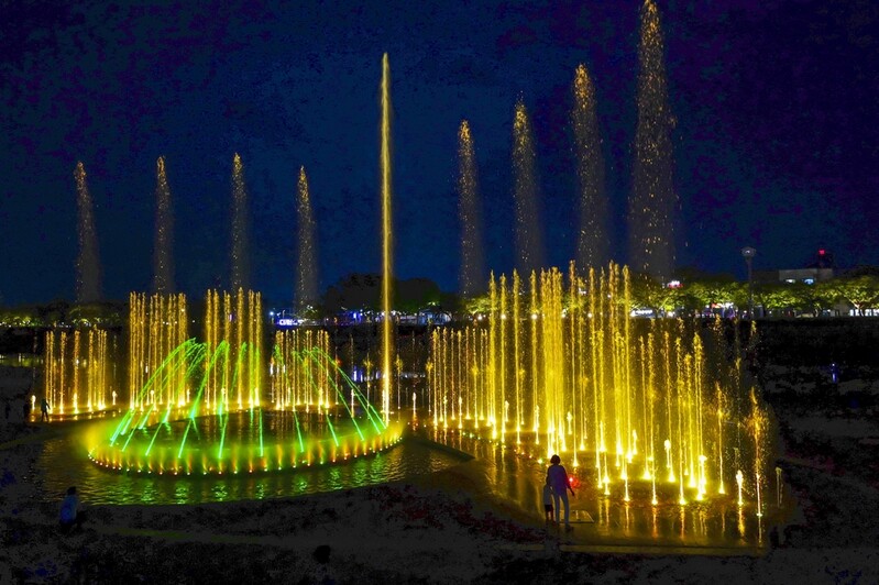 남원 광한루원 앞 요천에 '음악 분수' 개장