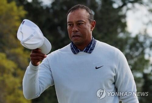 '엇, 4퍼트 더블보기'… 우즈, 마스터스 3R 6타 잃고 40위권