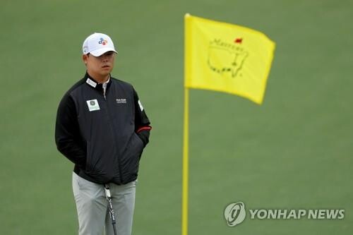 18번 홀 더블보기에 '리액션맨' 김시우, 캐디백 차면서 분풀이