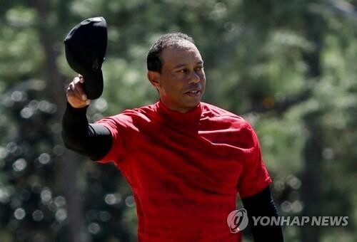 우즈, 마스터스 최종일도 6오버파…복귀전은 '절반의 성공'