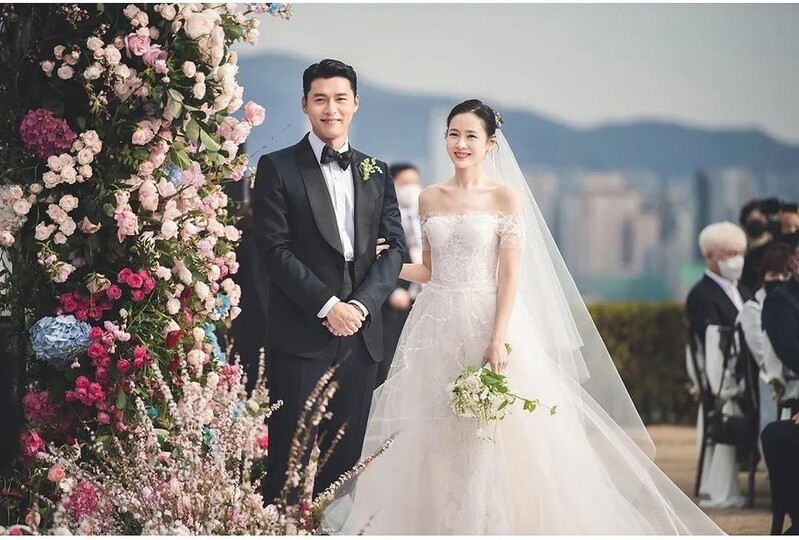New wedding photos of Hyun Bin, Son Ye-jin released