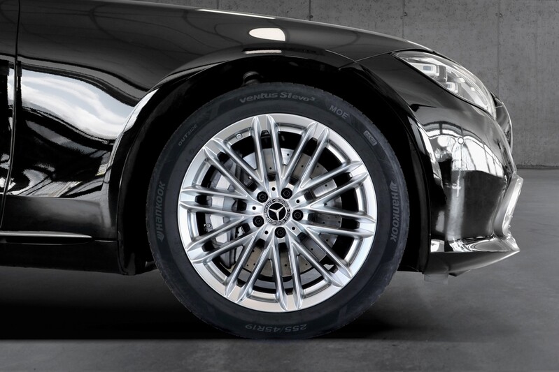 Hankook Tire supplies tires for Mercedes-Benz's S-Class sedan