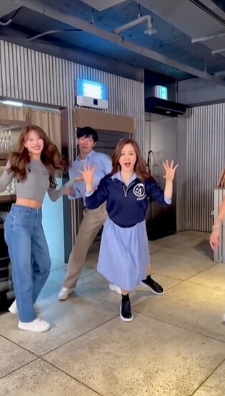 JESSI starts dance challenge for new song 'ZOOM'