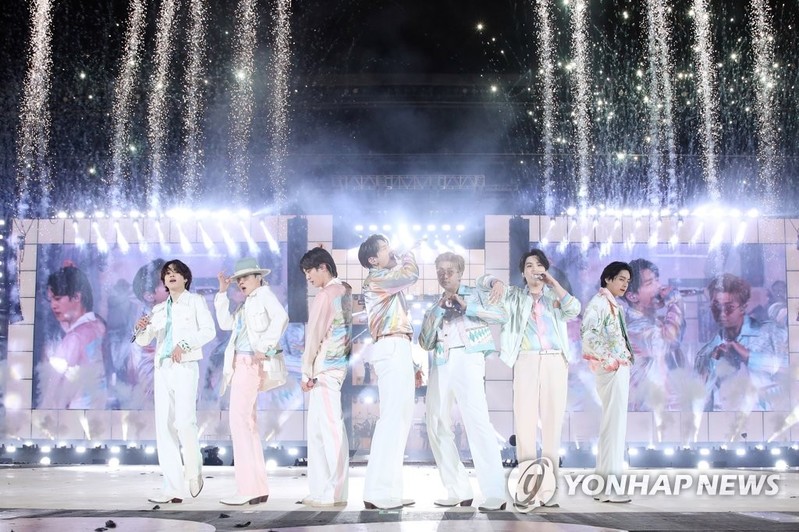 (Yonhap Feature) Should BTS be given military exemption? Reactions suggest answer isn't so clear cut