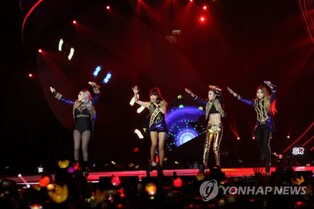 2NE1 reunites after 7 years at American music festival 'Coachella'