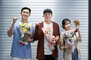 Comedy film 'Dream' starring Park Seo-joon·IU cranks up production
