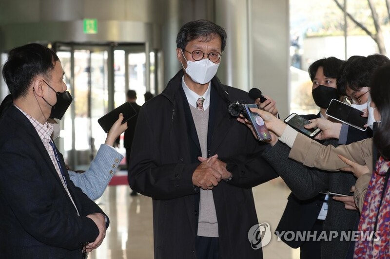 BOK chief nominee vows to adjust monetary policy to tame inflation, engineer 'soft landing' in household debt