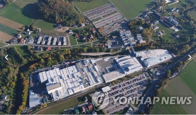 LG-owned ZKW to supply smart digital lighting for luxury SUV Range Rover