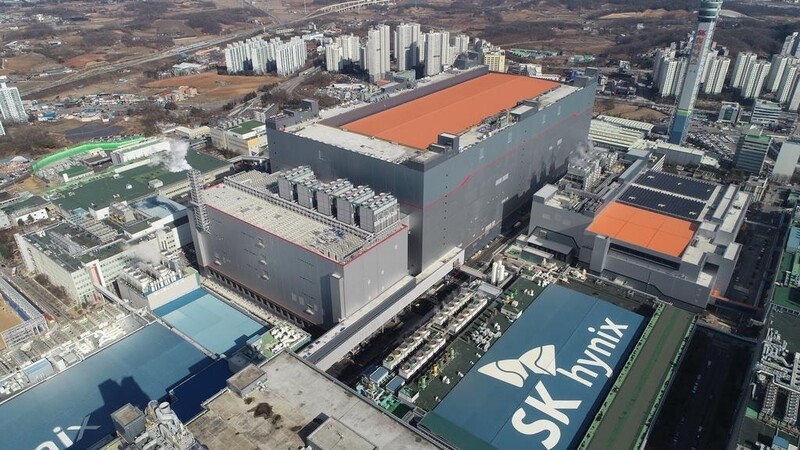 (2nd LD) SK hynix Q1 net profit sharply up on strong chip biz