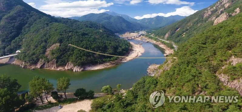 금산 월영산 출렁다리 개통…"금강 상류 한눈에 조망"