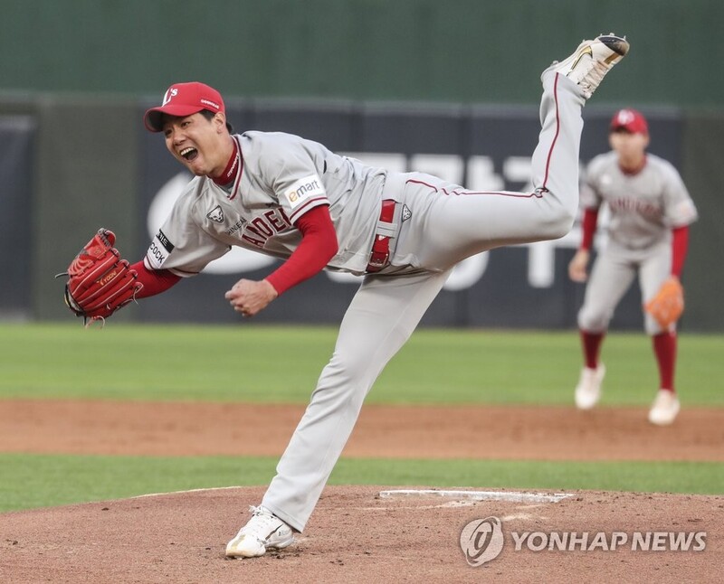 With some luck, Kim Kwang-hyun takes ERA lead in 1st season back from MLB