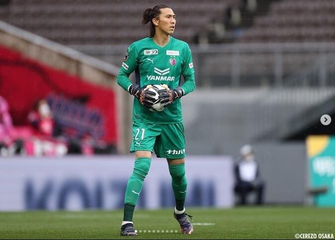 '미스터 세레소' 김진현, J1리그 333경기 출전…외국인 최다타이