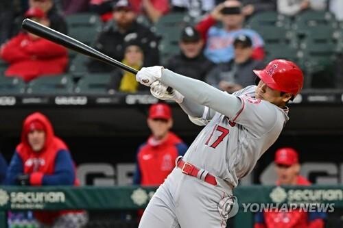오타니, 시즌 4호 홈런으로 팀 승리 기여…에인절스 5-1 승리