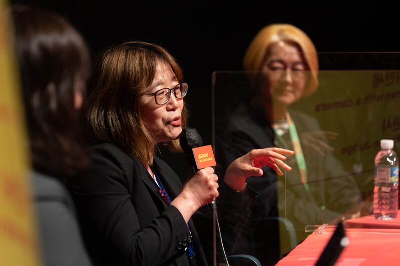 "한국 2번째 여성감독의 책상에 앉는 순간 '오마주'가 시작됐죠"