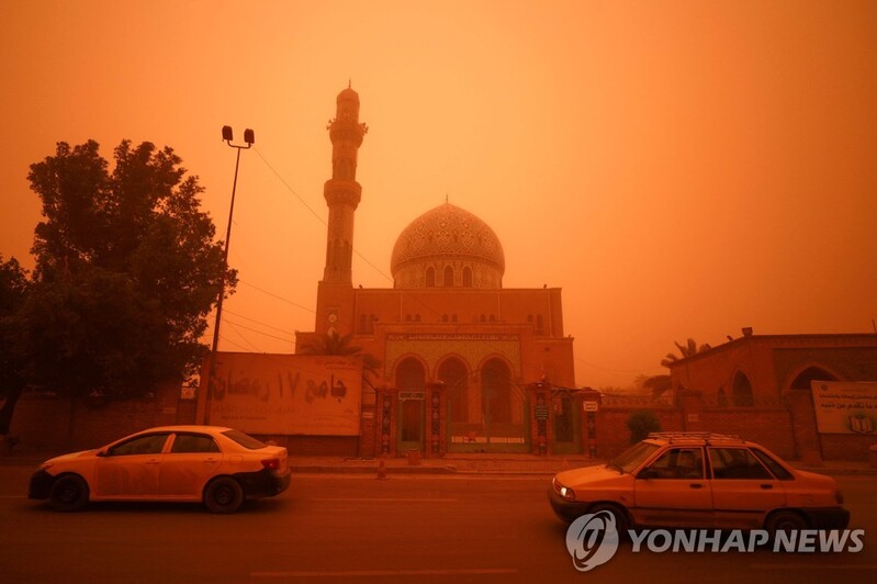 [월드＆포토] '황색 도시' 모래 폭풍 덮친 이라크 바그다드