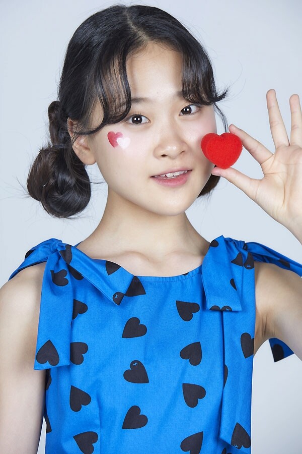 김다현, 댄스 트로트 신곡 '하트뿅' 발표…"긍정 에너지 담아"