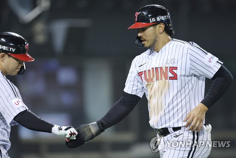 Twins manager sets no timetable for return for demoted ex-MLB player Ruiz