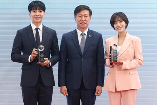 Lee Seung-gi·Jo Bo-ah appointed as ambassadors for National Tax Service