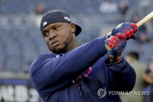 MLB 미네소타 강타자 사노, 무릎 수술…올 시즌 복귀 미지수