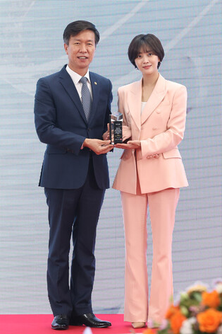 Jo Bo-ah named promotional envoy for tax agency