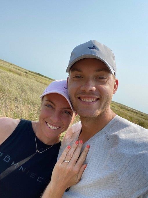 또 캐디로 나선 LPGA 메이저 챔프 포포프 "직업 바꿀까?"